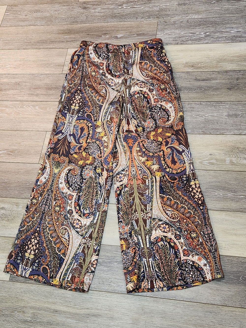 Three Dots Wide-Leg Paisley Print Pants in Navy, Rust & Cream Size Medium